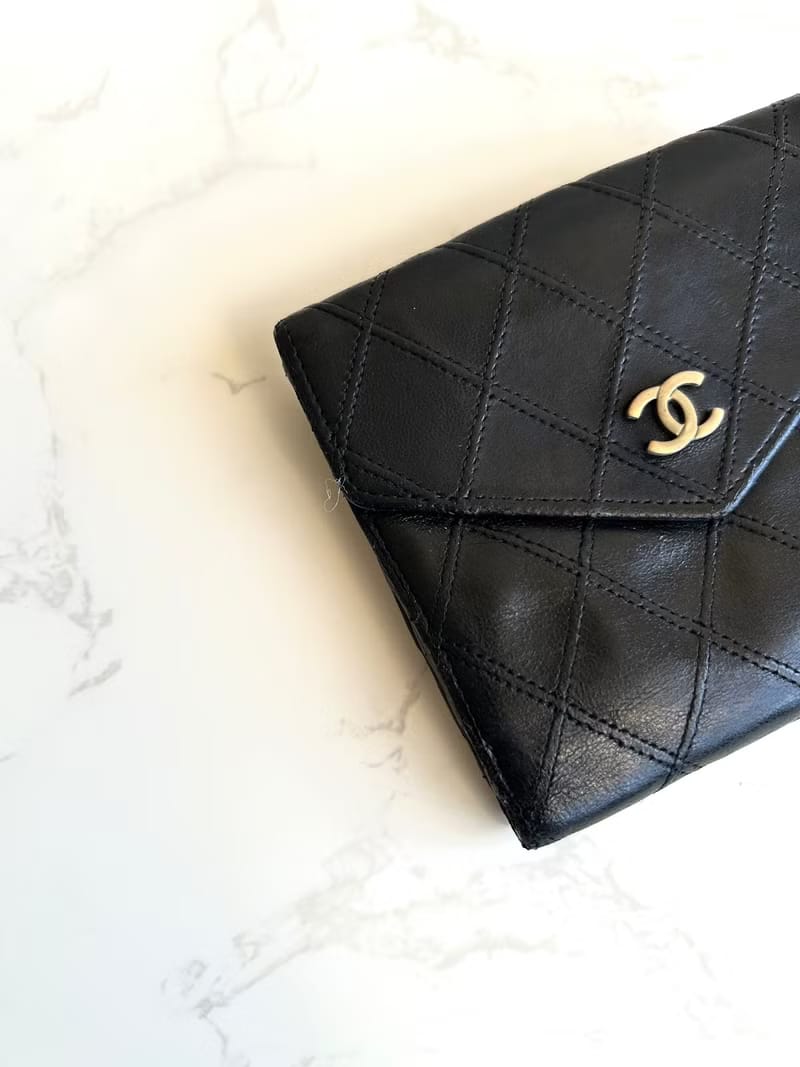 Chanel雙面小羊皮革黑色短夾/小銀包
