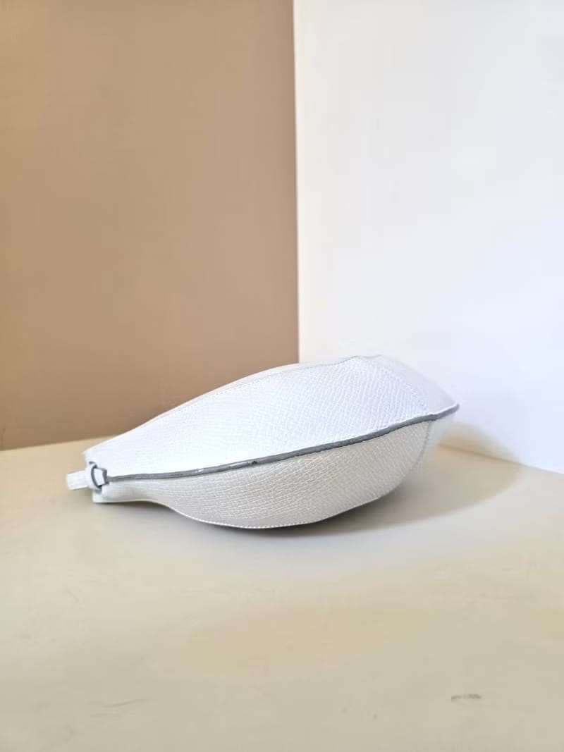 Loewe淺藍半月復古Hobo腋下包/側背包/單肩包