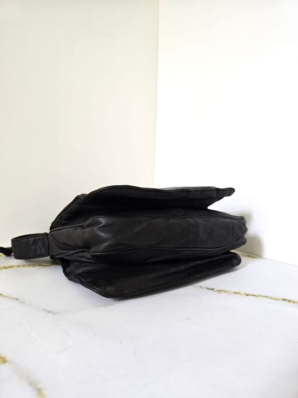 Loewe黑色納帕皮革抽繩水桶包/側背包/斜背包/單肩包