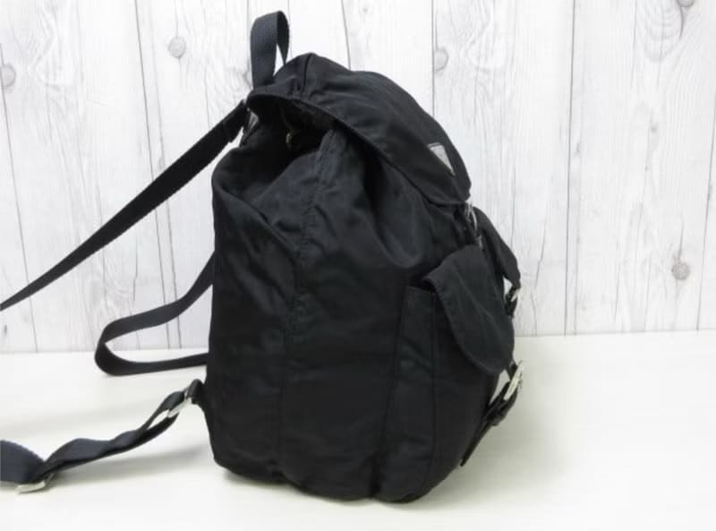 Prada黑色銀標尼龍雙肩包/後背包/背囊