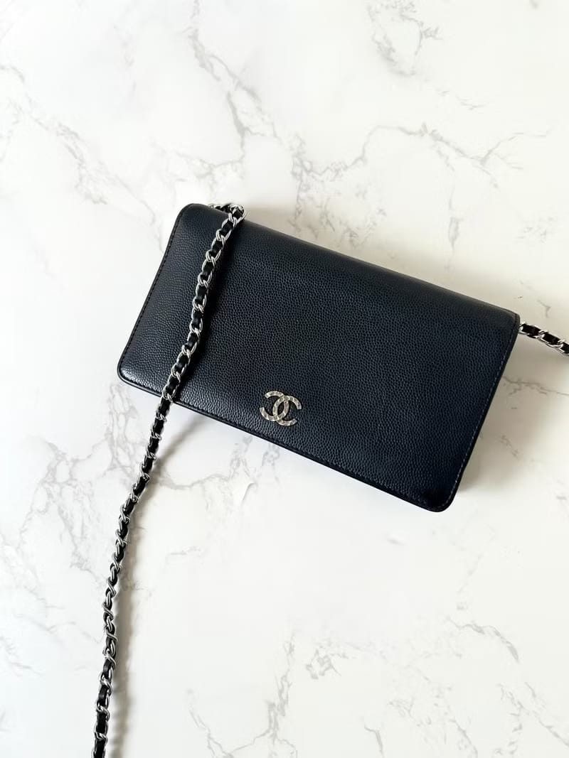 Chanel黑色魚子醬皮革WOC長夾錢包斜背包/側背包/單肩包