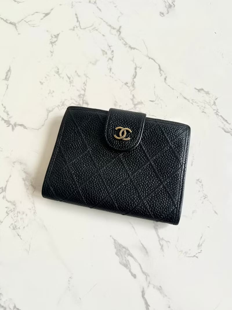 Chanel黑色魚子醬皮革中夾/皮夾/錢包/短夾