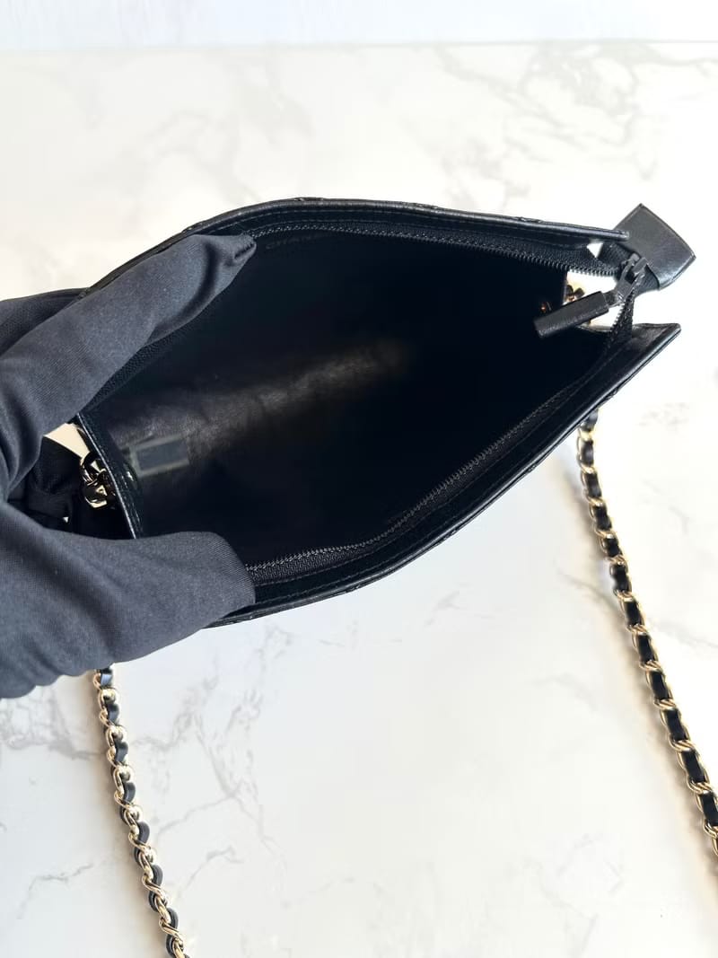 Chanel黑金色小羊皮革斜背包/單肩包/側背包