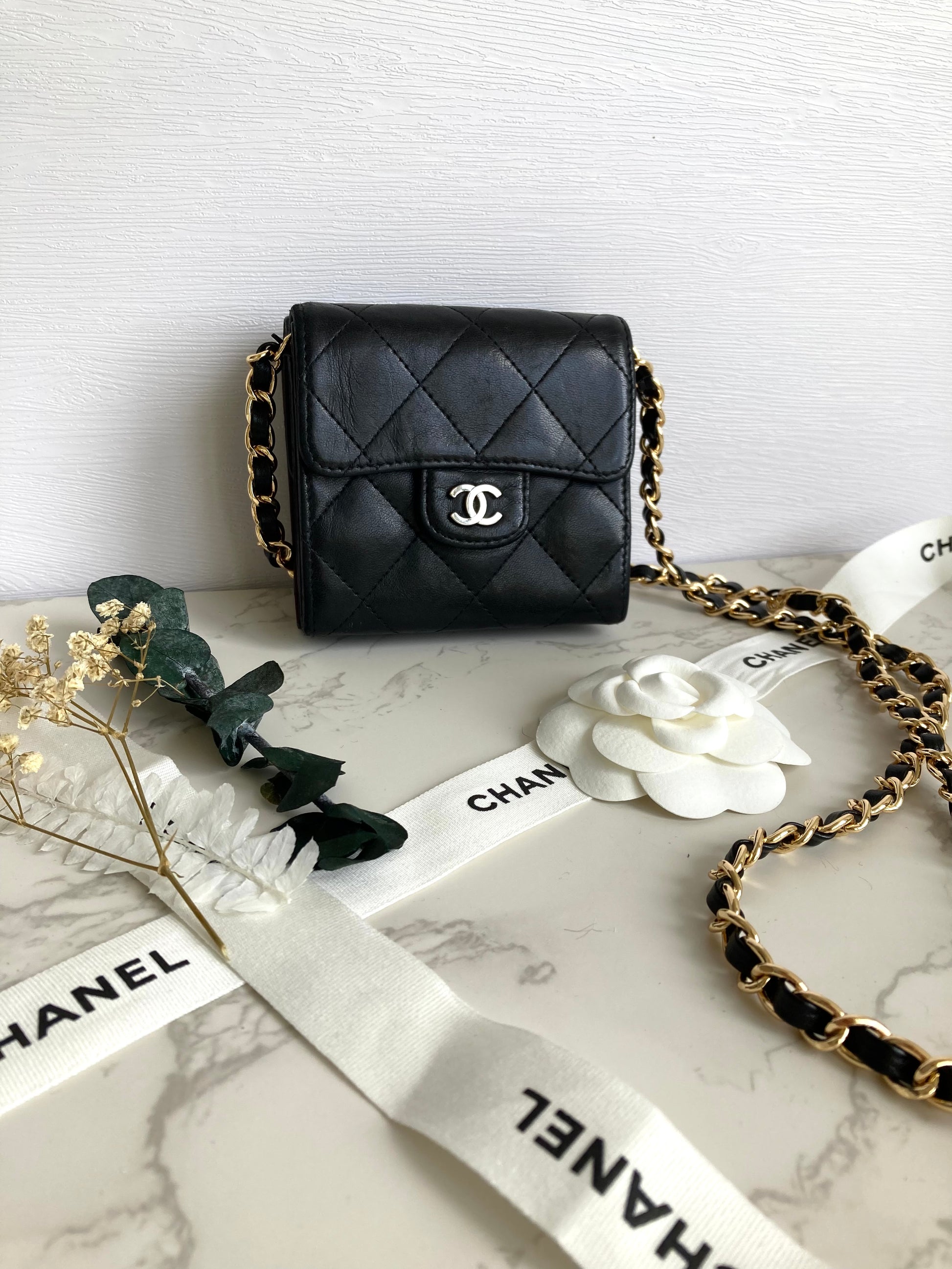 CHANEL Classic Lamb Skin Compact Wallet – Silver CC Logo (With Add-on Chain)