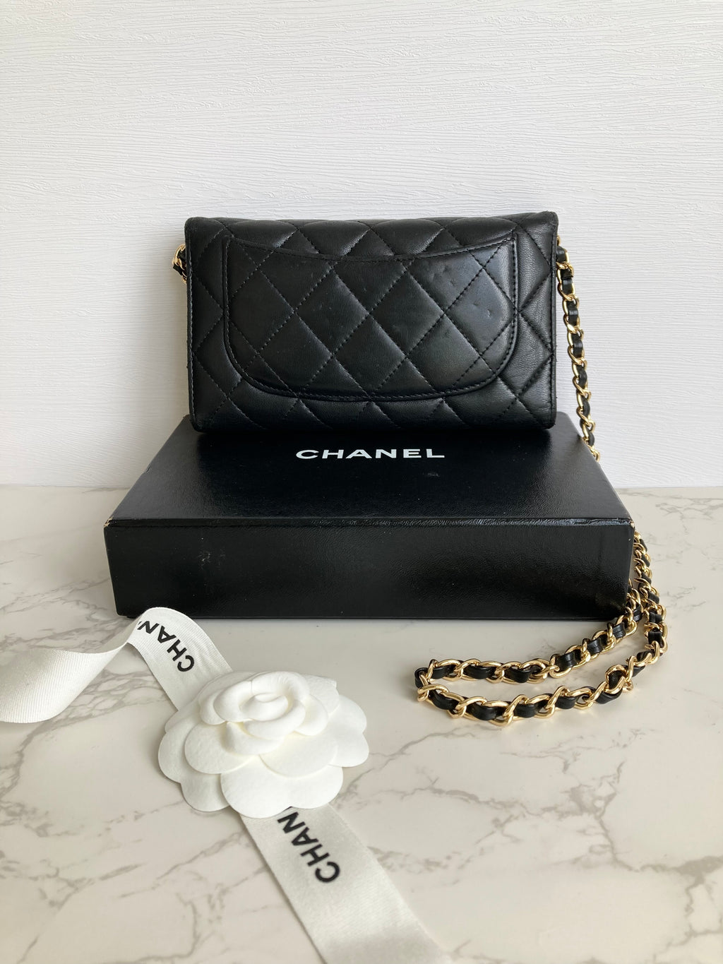 CHANEL Classic Lamb Skin Long Wallet – Silver CC Logo (With Add-on Chain) 