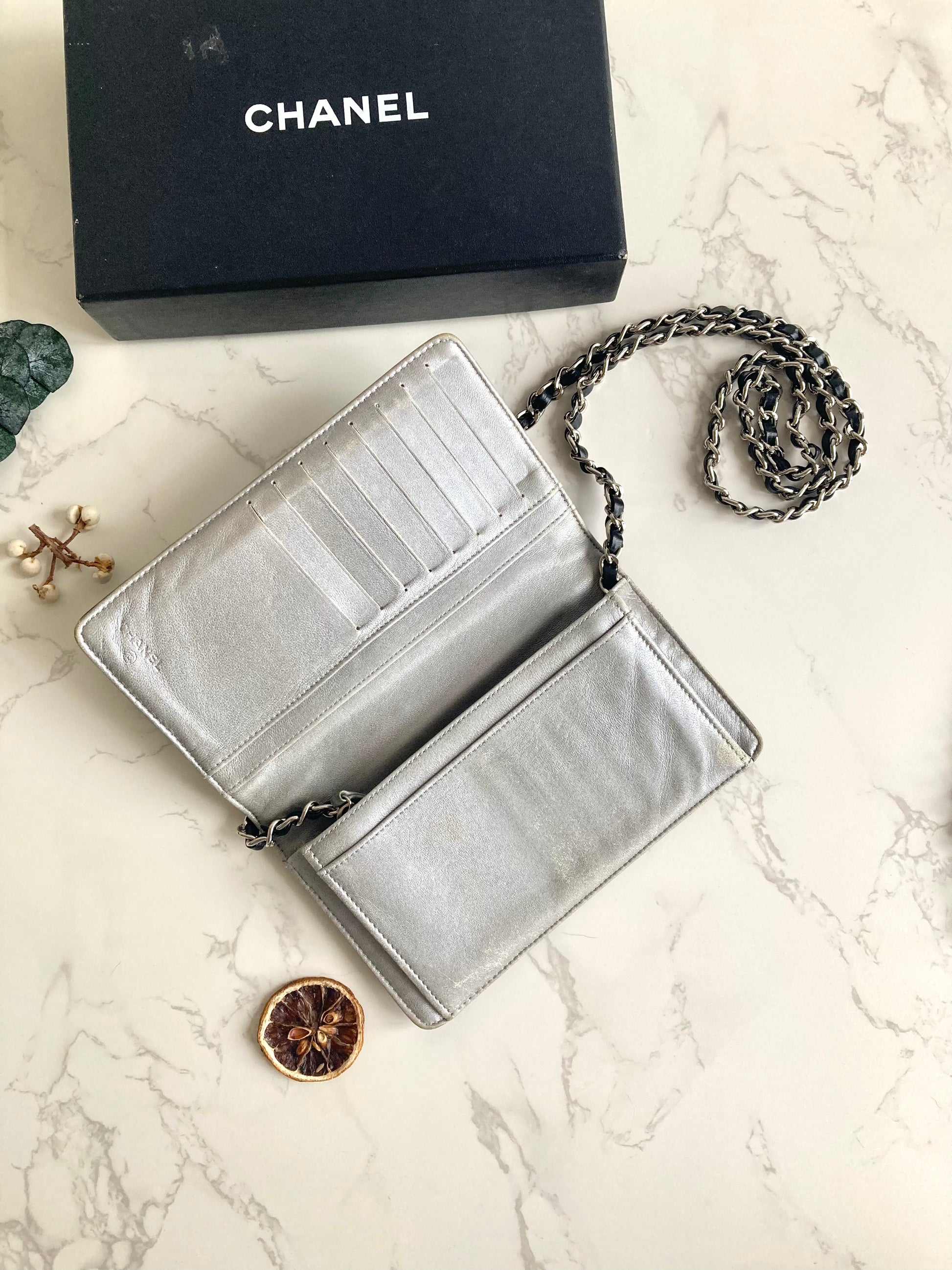 CHANEL Authentic Caviar Skin Bifold Compact Mini Wallet
