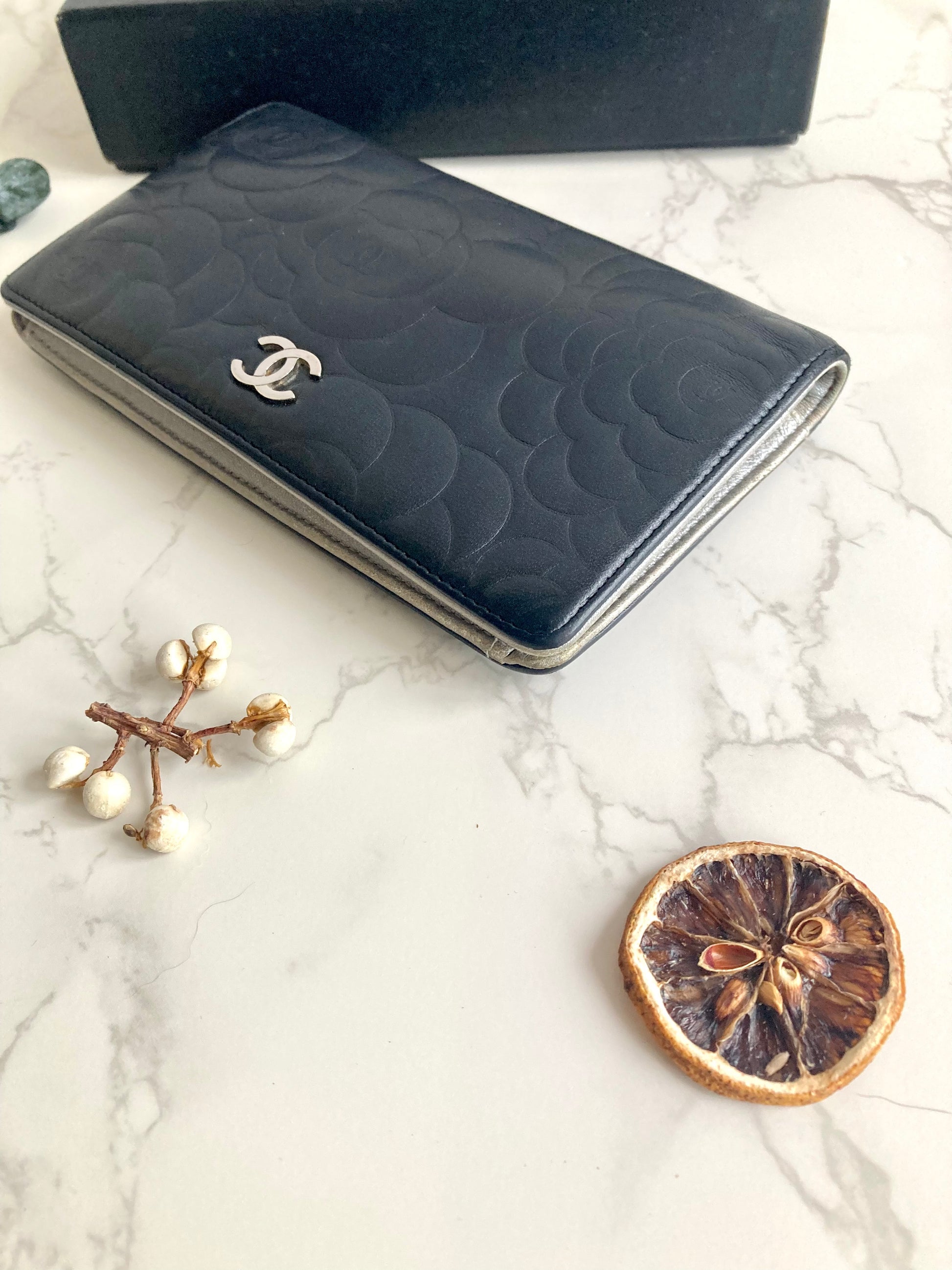 CHANEL Camellia Silver CC Long Wallet (with Add-on Chain)